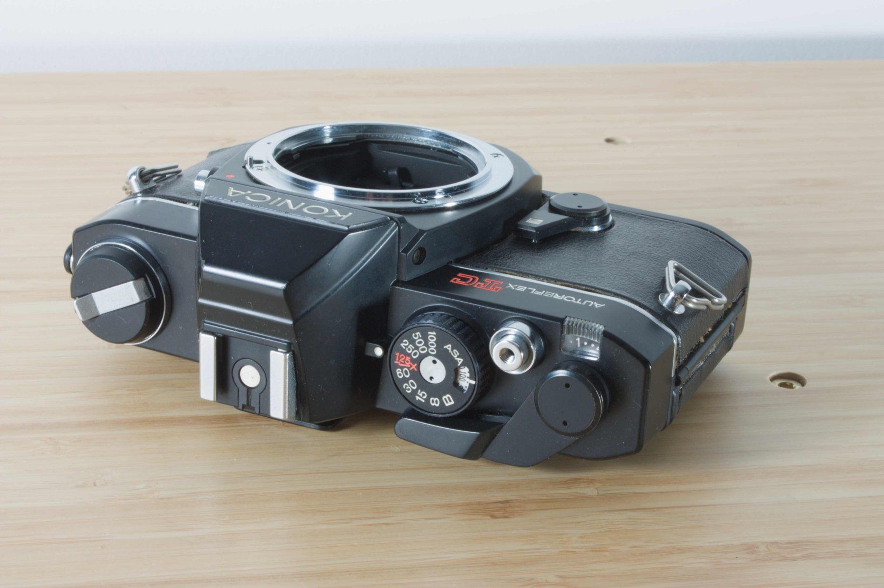 Konica Fotocamera: Konica Autoreflex TC · 35mm Spiegelreflexkamera – Usato da Zürich venduto da thelittleerik 5