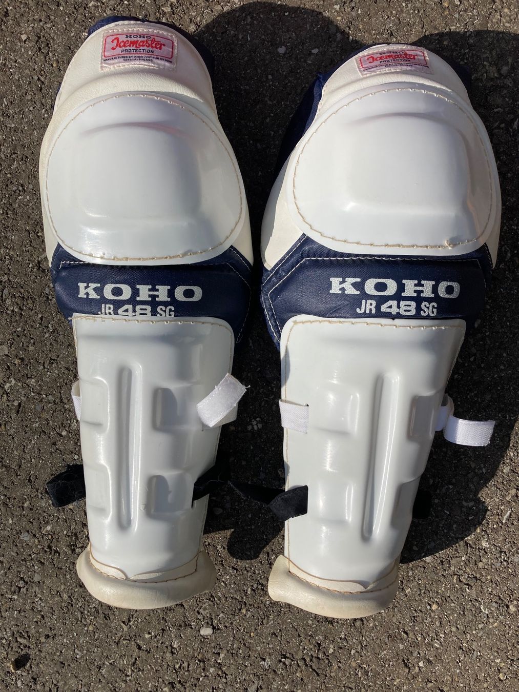 Schutz & Schoner: Eishockeyausrüstung mit Tasche – Gebraucht aus Belp von Siruz 2