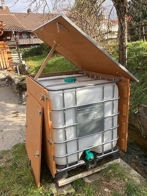 Abbeveratoi e trogoli: Wassertank 1000 L  UV - Geschützt – Usato da Steffisburg venduto da fra_xm5c 1