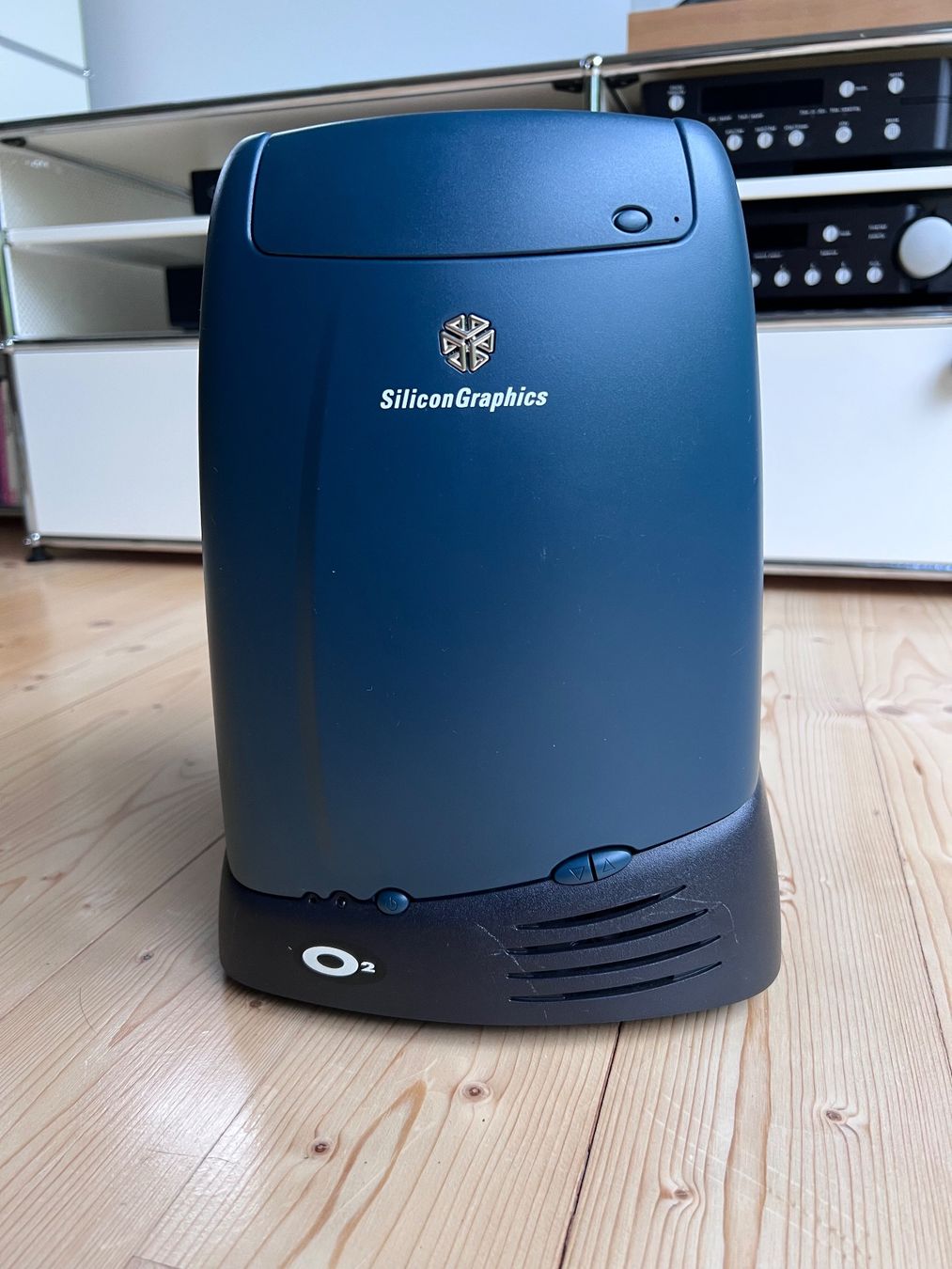 Custodie: Silicon Graphics SGI O2 Gehäuse, Mini-ITX Case Mod – Usato da St. Gallen venduto da stephan.a 5