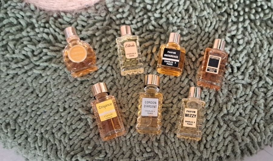 Profumi & Eau de Toilette: Collection parfum miniatures Charles V – Nuovo e nell'imballaggio originale da RIAZ venduto da Betty012