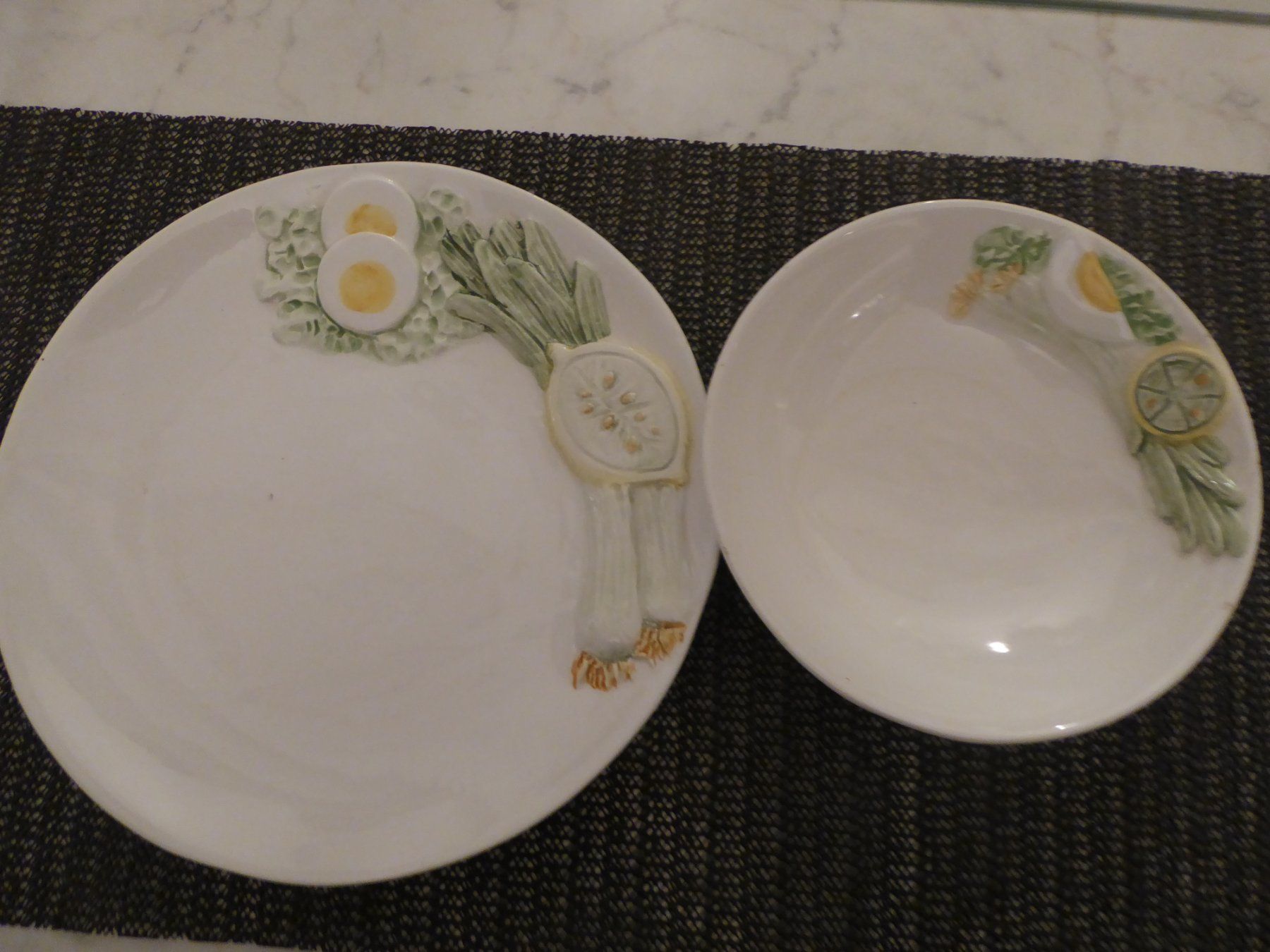 Teller: Teller und Schüsselchen mit Motiven – Gebraucht aus Pratteln von Emmy 7