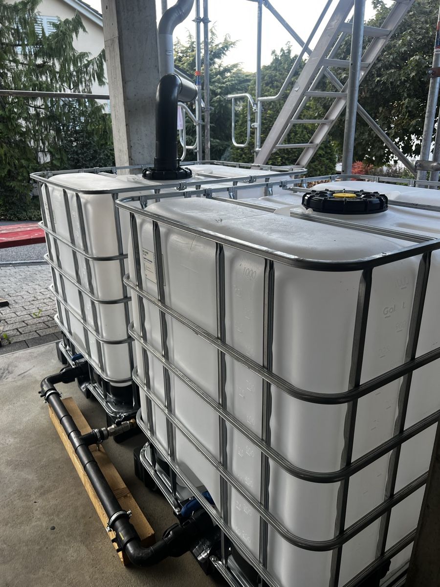 Abbeveratoi e trogoli: IBC Container Set 2x 1000 Liter – Usato da Itingen venduto da Rollifrey