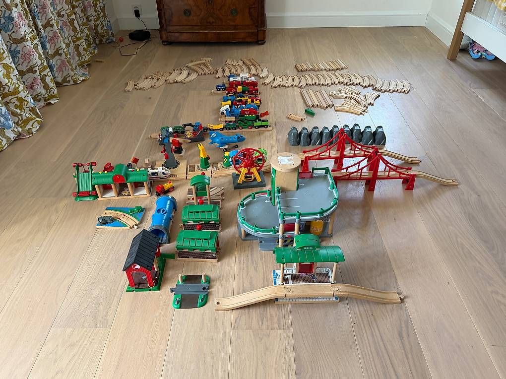 Jouets: Circuit de Train Brio hyper complet – D'occasion à Dully par vic_p6js 2