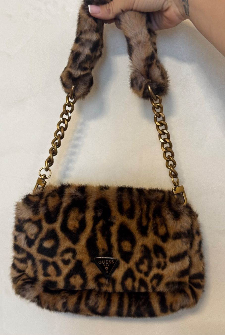 Guess Taschen für Damen: Guess Tasche Leo Fellimitat – Gebraucht aus Zürich von robyy 1