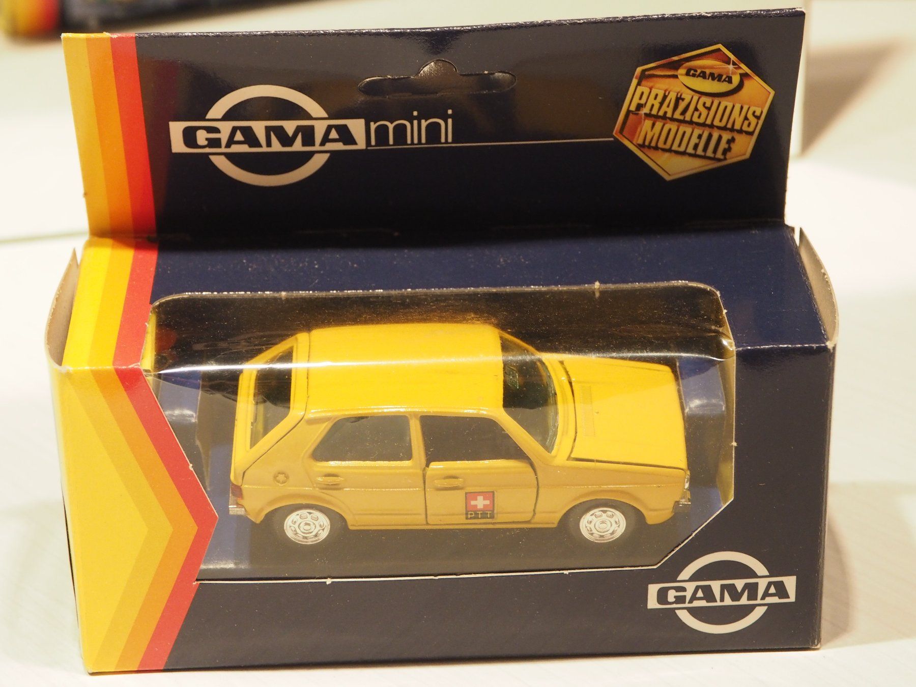 Volkswagen Modellini d'auto: VW Golf PTT Post - Gama – Nuovo e nell'imballaggio originale da Winterthur venduto da 602ccm