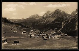 AK Arosa, Ortsansicht mit Bergen