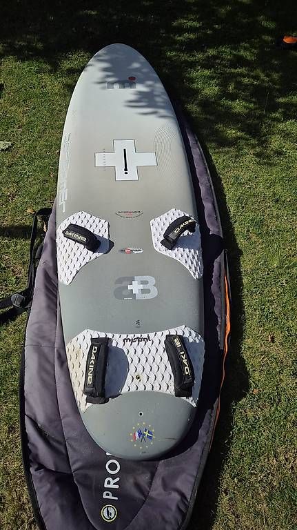 Mistral Tavole da surf e di nuoto: Mistral Screamer 110L – Usato da Gerzensee venduto da Adrenalinjunky