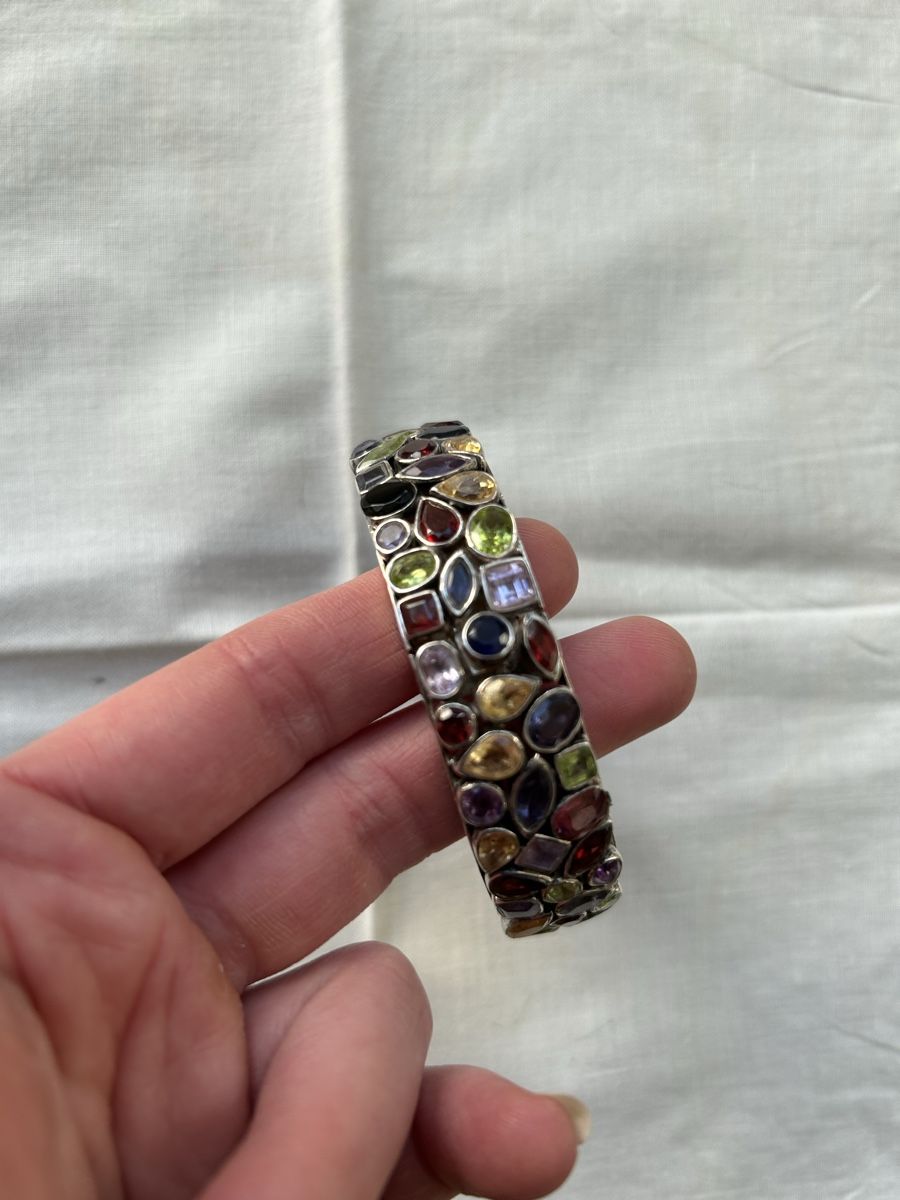 Bracciali & Braccialetti: Wunderschöner Armreif Silber mit Edelsteinen – Usato da Birsfelden venduto da Exclusivity 1