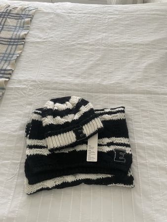 Esprit Mütze und Schal schwarz weiss neu mit Etikett
