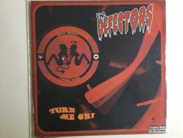 The Defectors LP - Turn Me On (OFK)