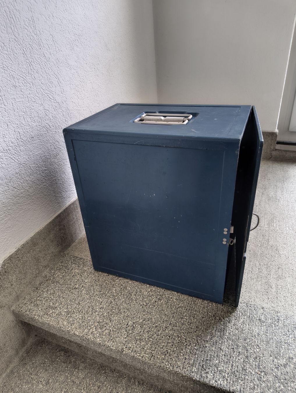 Baucontainer: Alter Swissair Bord-Container – Gebraucht aus Zürich von BK8000 6