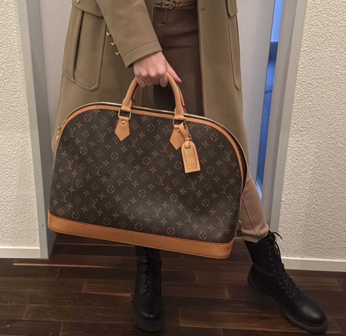 Louis Vuitton Borse: Louis Vuitton Monogram Alma Voyage MM Bag – Usato da Olten venduto da ale_nb2x 1