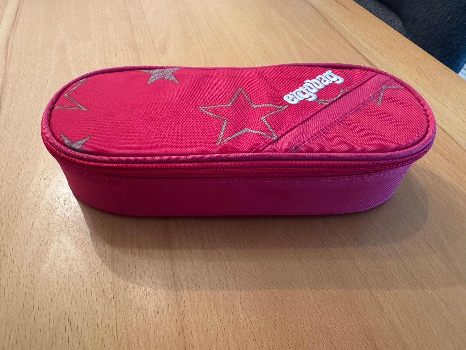 Ergobag Plumiers: Ergobag Federmäppchen Pink mit Sternen neu – Neuf avec emballage d'origine à Wohlen AG par shoppi1