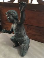Grosse Skulptur Knabe Putto Bronze 57 cm