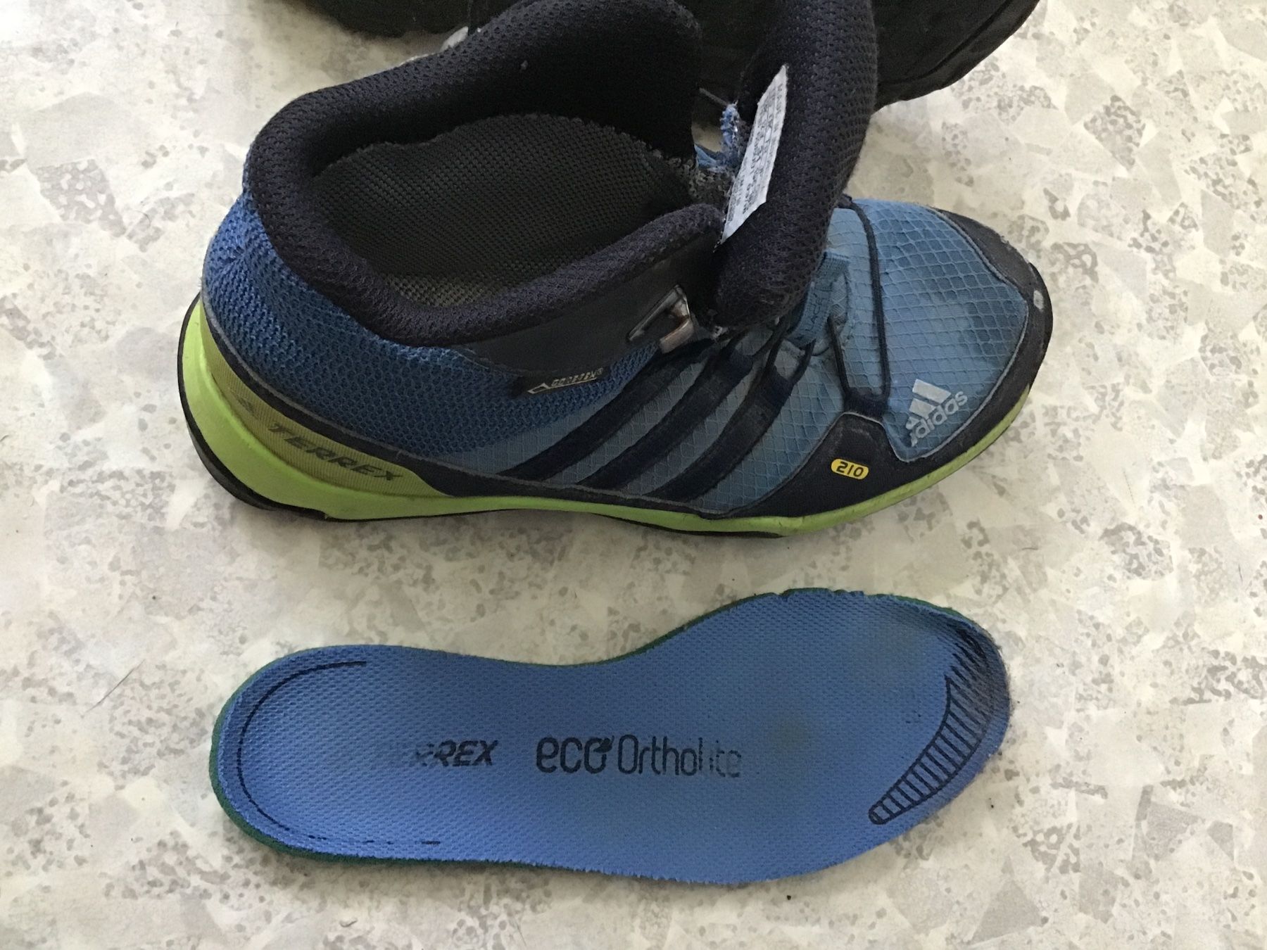 Adidas Scarpe per ragazzi: Adidas Terrex Wanderschuhe, Gr. 31 – Usato da Seuzach venduto da Tureda 1