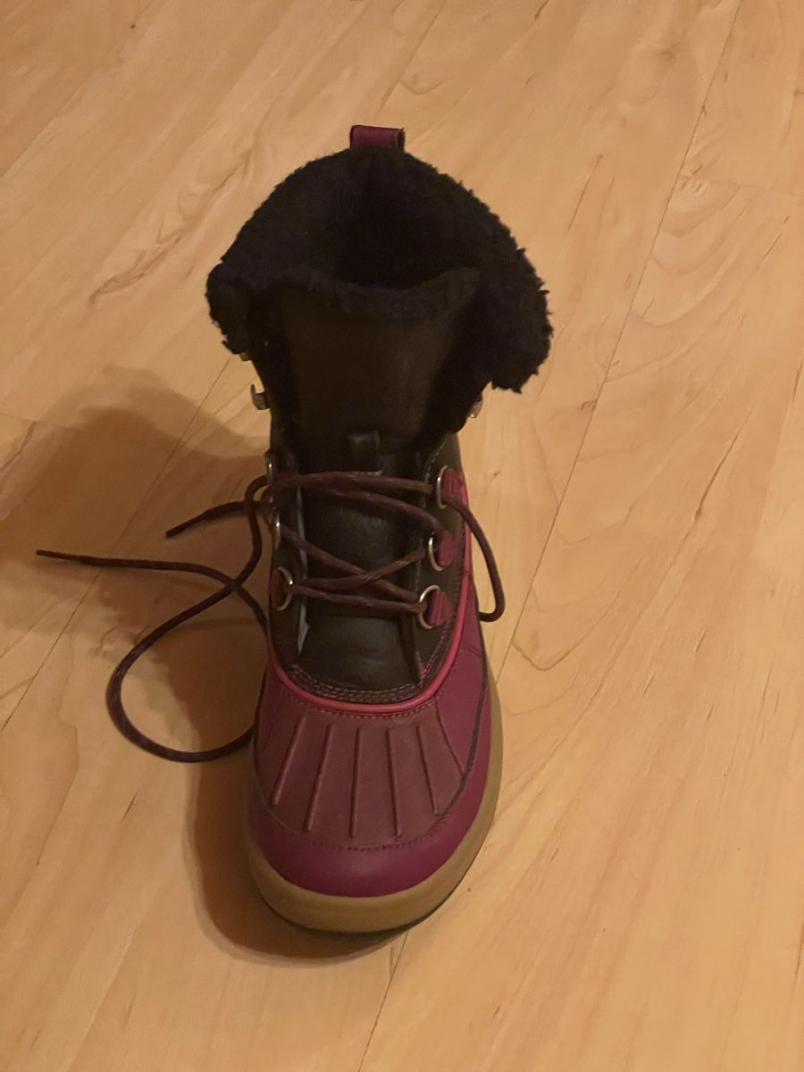 Nike Scarpe da donna: Neue Nike Winterstiefel Gr.40 – Nuovo (secondo la descrizione) da Corcelles NE venduto da gingerbrain 1