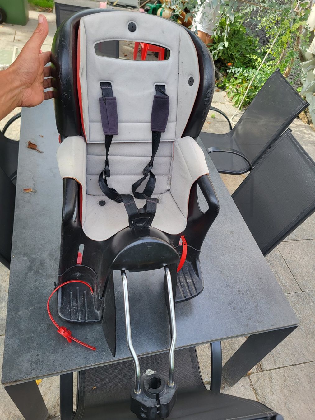 Vélos: Kindersitz Velo ab 1.- – D'occasion à Schaffhausen par Gogologo