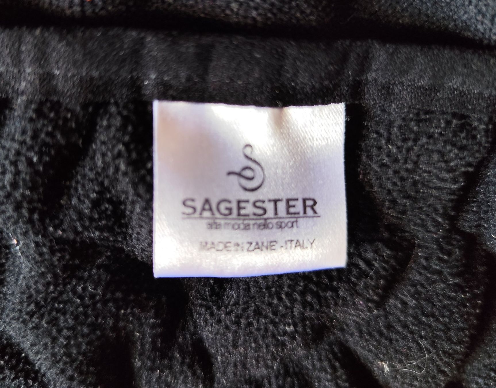 Gilets & Westen: Trainings-Gilet "Sagester" – Gebraucht aus Huttwil von Yellow74 2