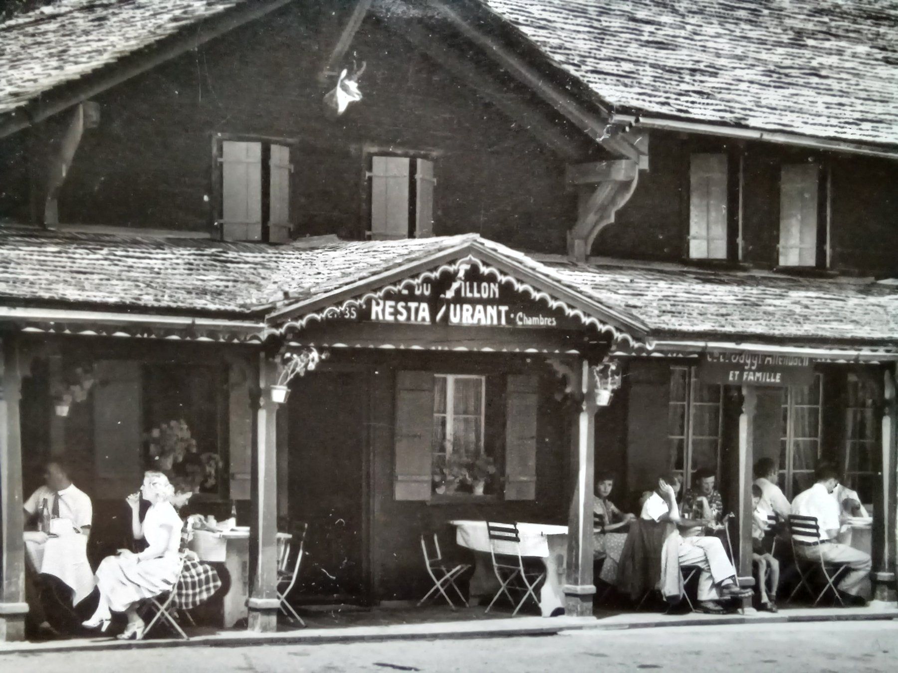 Cartoline postali: VD, Col du Pillon, Restaurant belebt, No. 3459 – Usato da Aarau Rohr venduto da mgvw 2