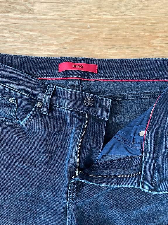 Jeans: HUGO BOSS Jeans (28/30) – Gebraucht aus Zumikon von NilsThalmann 1