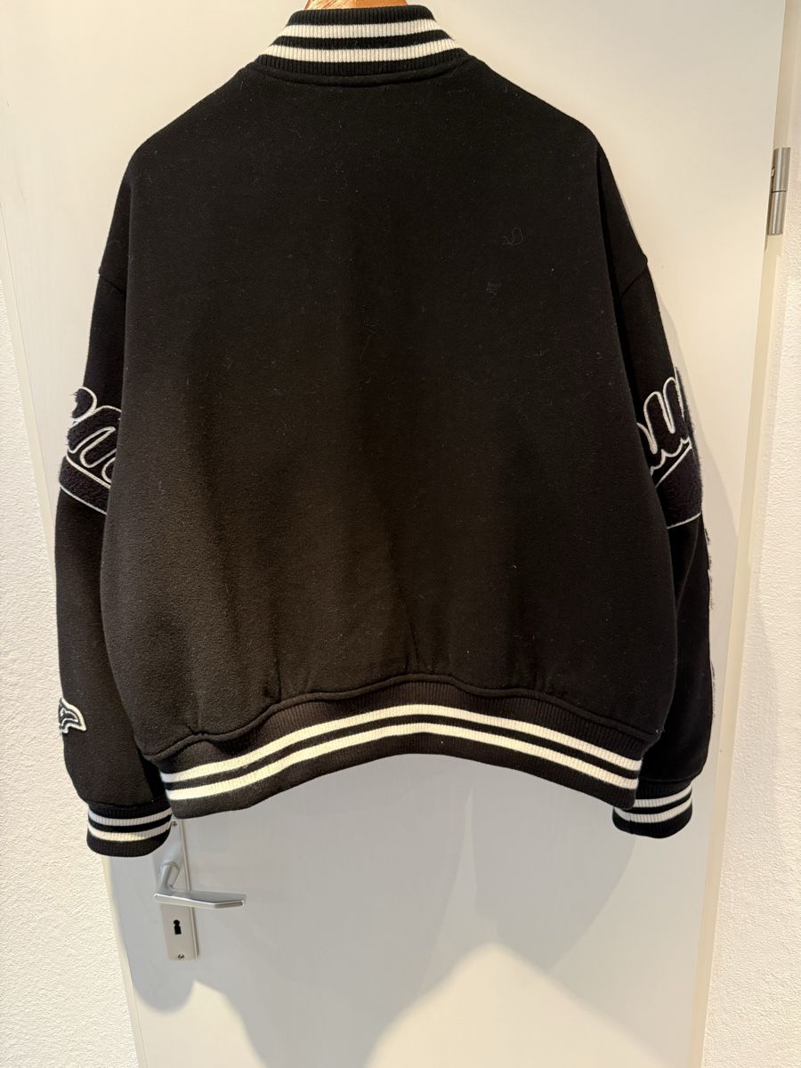 Supreme Giacche: Supreme Veritas Varsity Jacket – Nuovo (secondo la descrizione) da Oberweningen venduto da tol_pfr8 1