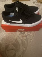 Nike Sneaker IB2750-001 schwarz Grösse 40 neuwertig