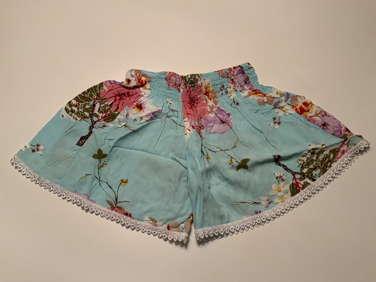 Pantaloni: Shorts, CACHET, sehr herzig & bequem! – Usato da Stäfa venduto da sit_6wzd 1