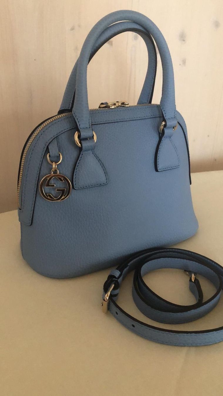 Gucci Borse da donna: Süsses Leder Täschli Gucci hellblau mit Schultergurt – Nuovo (secondo la descrizione) da Bern venduto da bal_lbx9 1