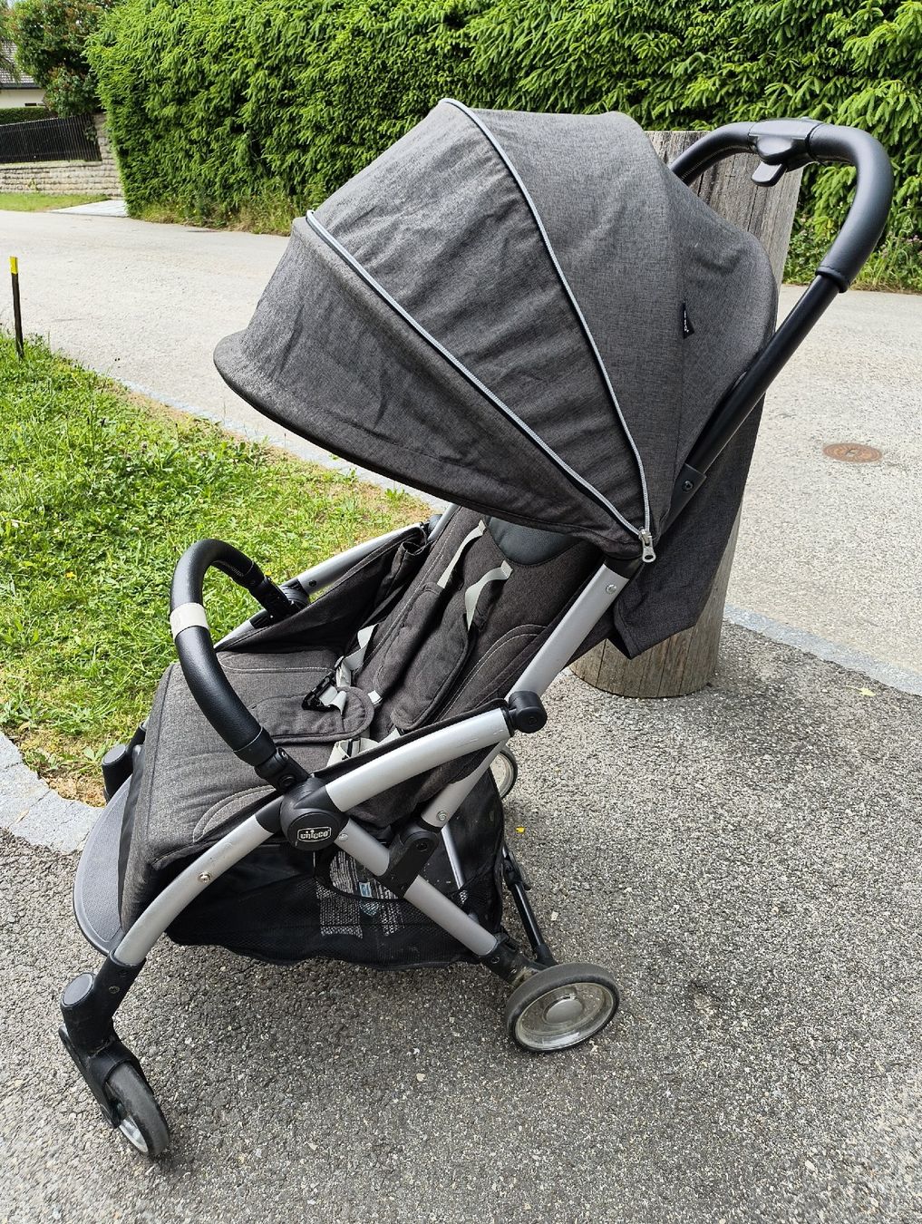 Chicco Kinderwagen: Poussette Chicco Goody Plus – Gebraucht aus La Chaux-de-Fonds von pmg_6y97