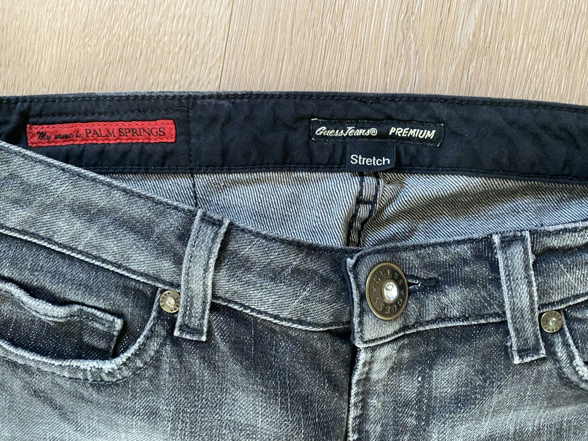 Guess Jeans: Neue graue Guess Jeans Grösse 27 – Neu (gemäss Beschreibung) aus Winkel von Flyhy2020 2