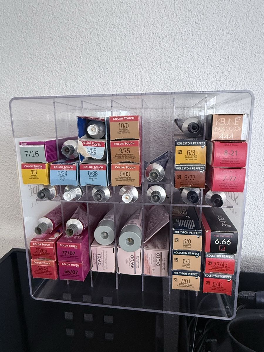 Teintures: Coiffure Haar Kosmetik  – D'occasion à Winkel par Olirickli05 7
