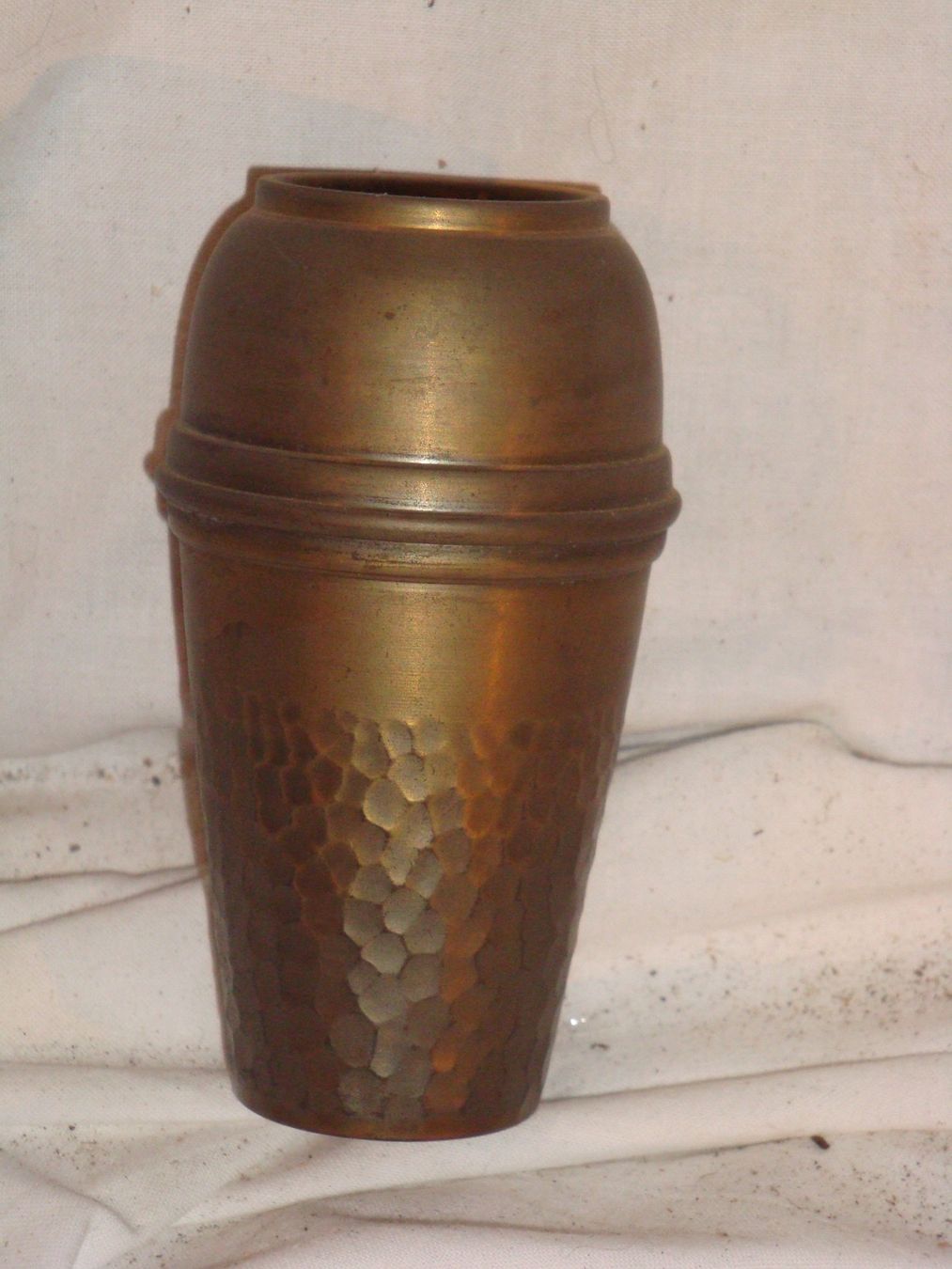 Vasi & Recipienti: kleine Vase, Messing, Hammerschlag – Usato da häusernmoos venduto da buc_8ftk