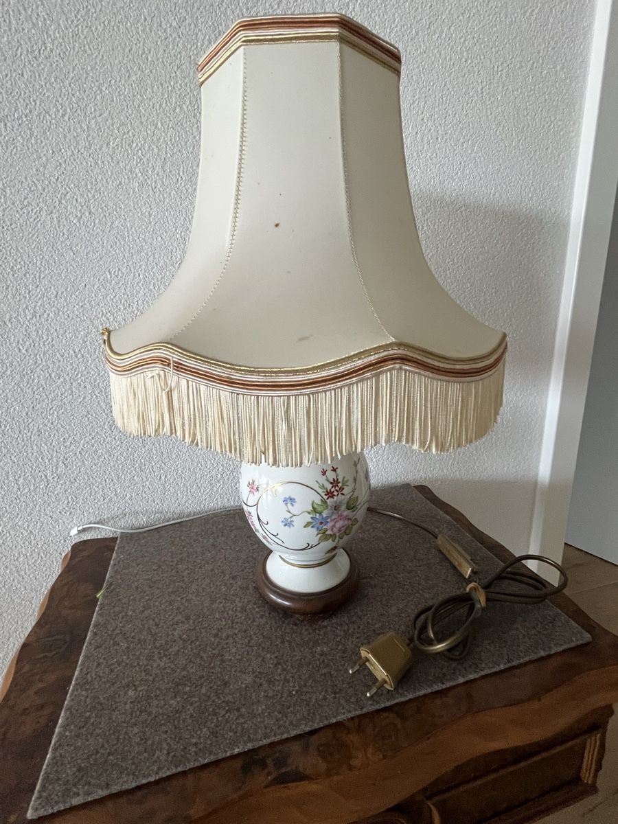 Lampen: Lampe de table  avec abat-jour 💡 – Gebraucht aus Marly von 21ypsilon
