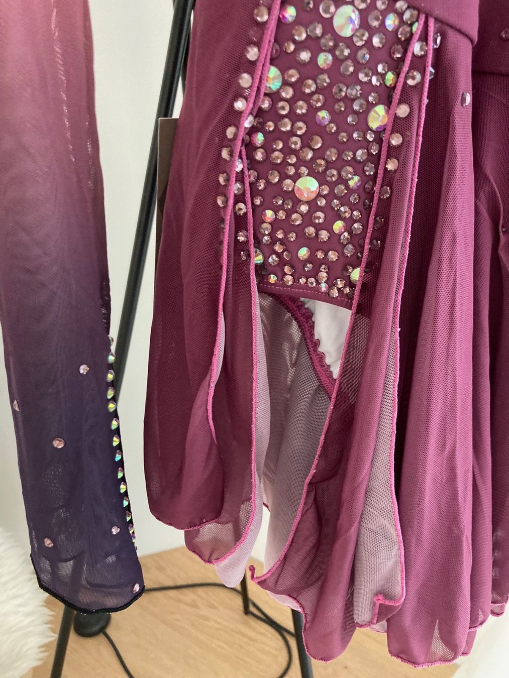 Kleider: Eiskunstlauf Kürkleid – Gebraucht aus Pfäffikon SZ von  6