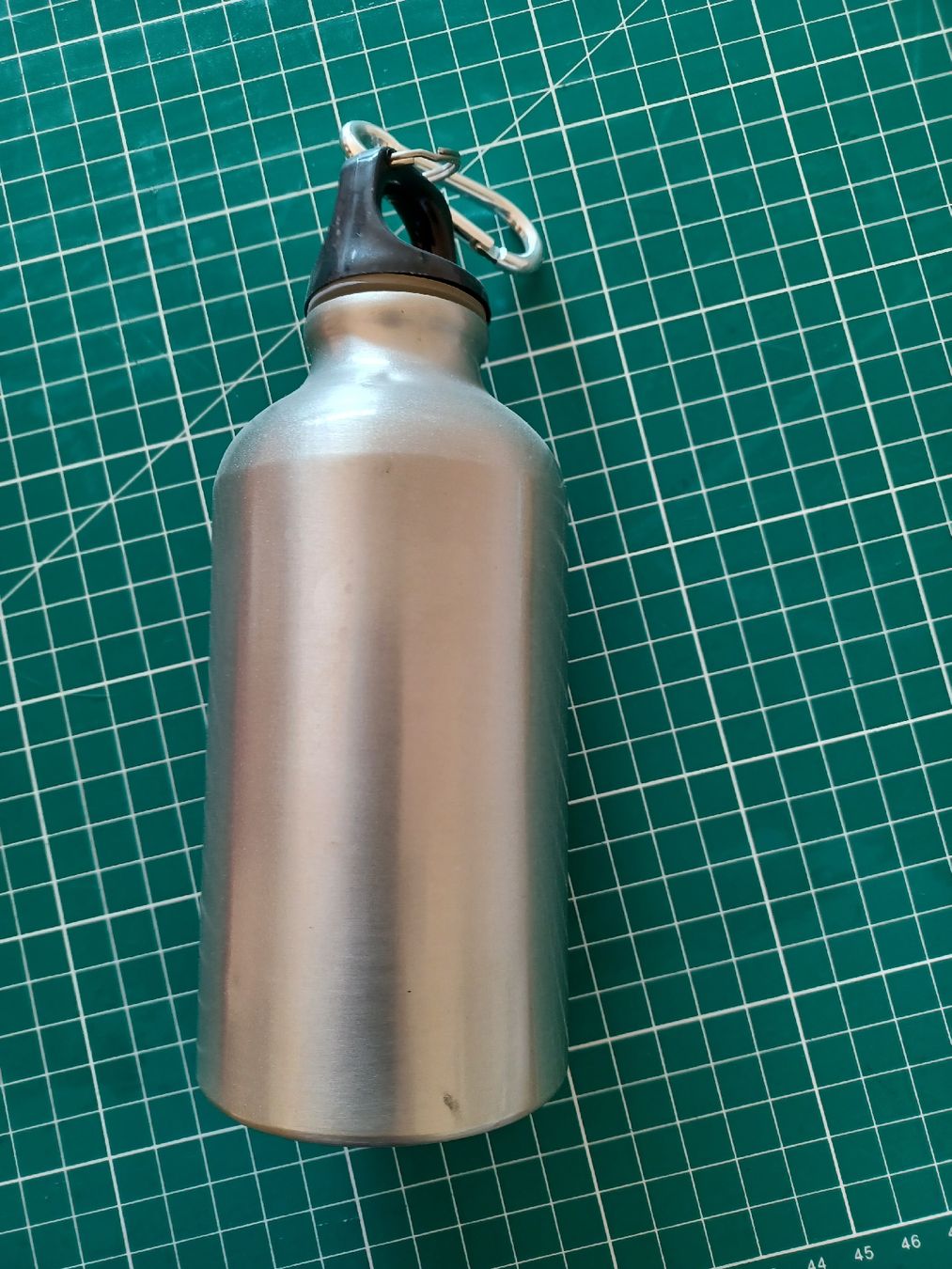 Gourdes & Thermos: Alu-Trinkflasche, 0.33l, neuwertig – Neuf (Voir description) à Zürich par Miniskus