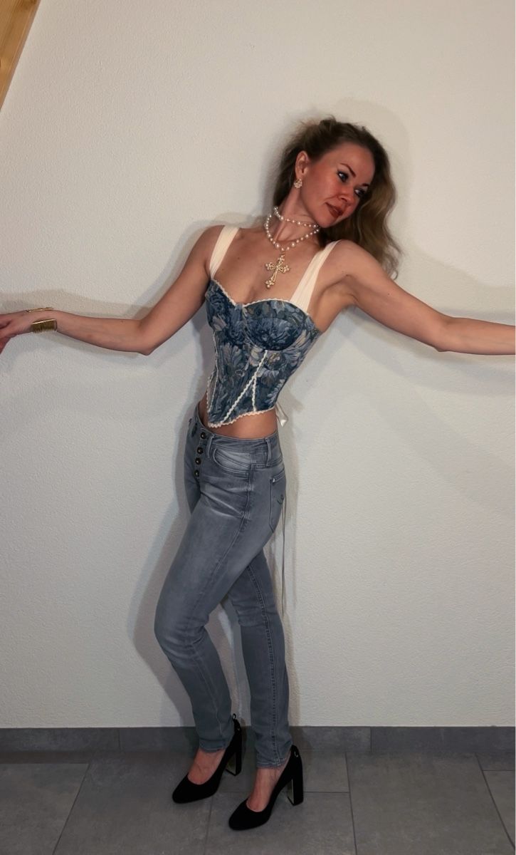 Tops: CORSET FEMME FLEURS BLEU – Gebraucht aus Pont (Veveyse) von pil_k9jp 2