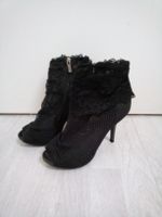 Schwarze Sommer-Stiefeletten mit Spitze, Grösse 37 1/2, Top!