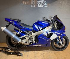 Yamaha YZF-R1 Superbike