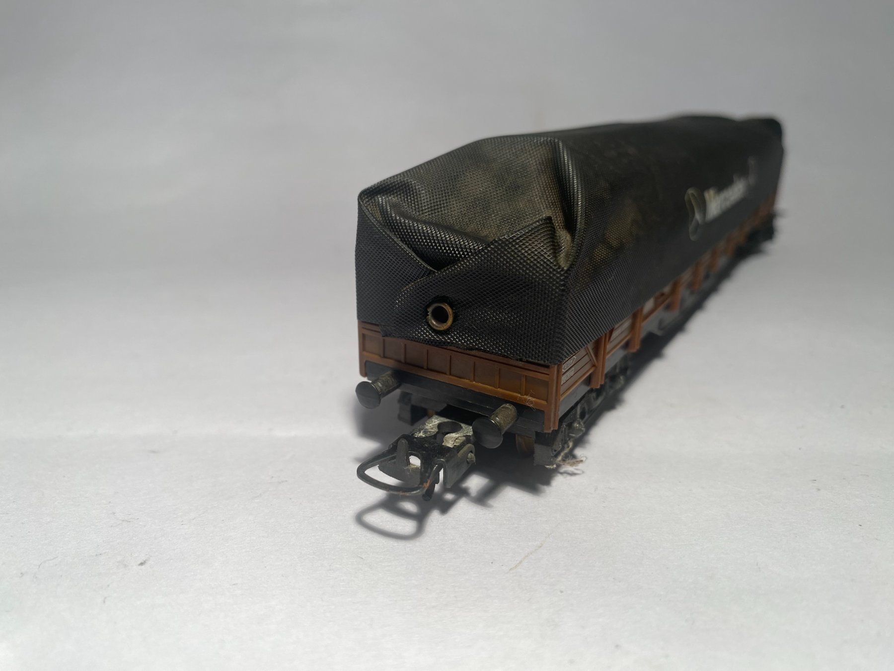 Lima Modellini di ferrovie: LIMA Güterwagen mit MERCEDES Blache, DC Achsen – Usato da Buchrain venduto da Modellbahn11 2