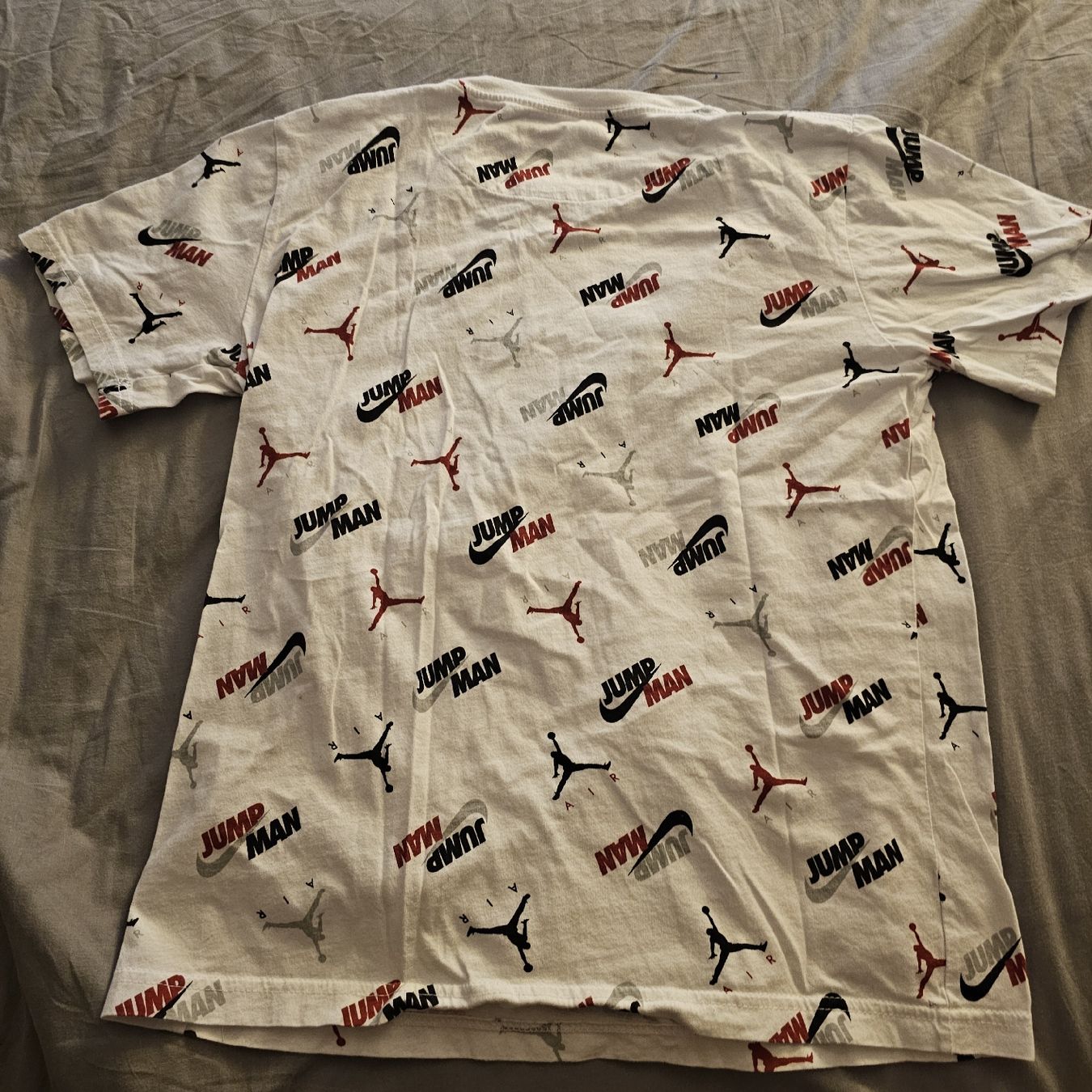 Jordan T-shirt: Jordan t-shirt 100% echt – Usato da Bern venduto da Helloooo 1
