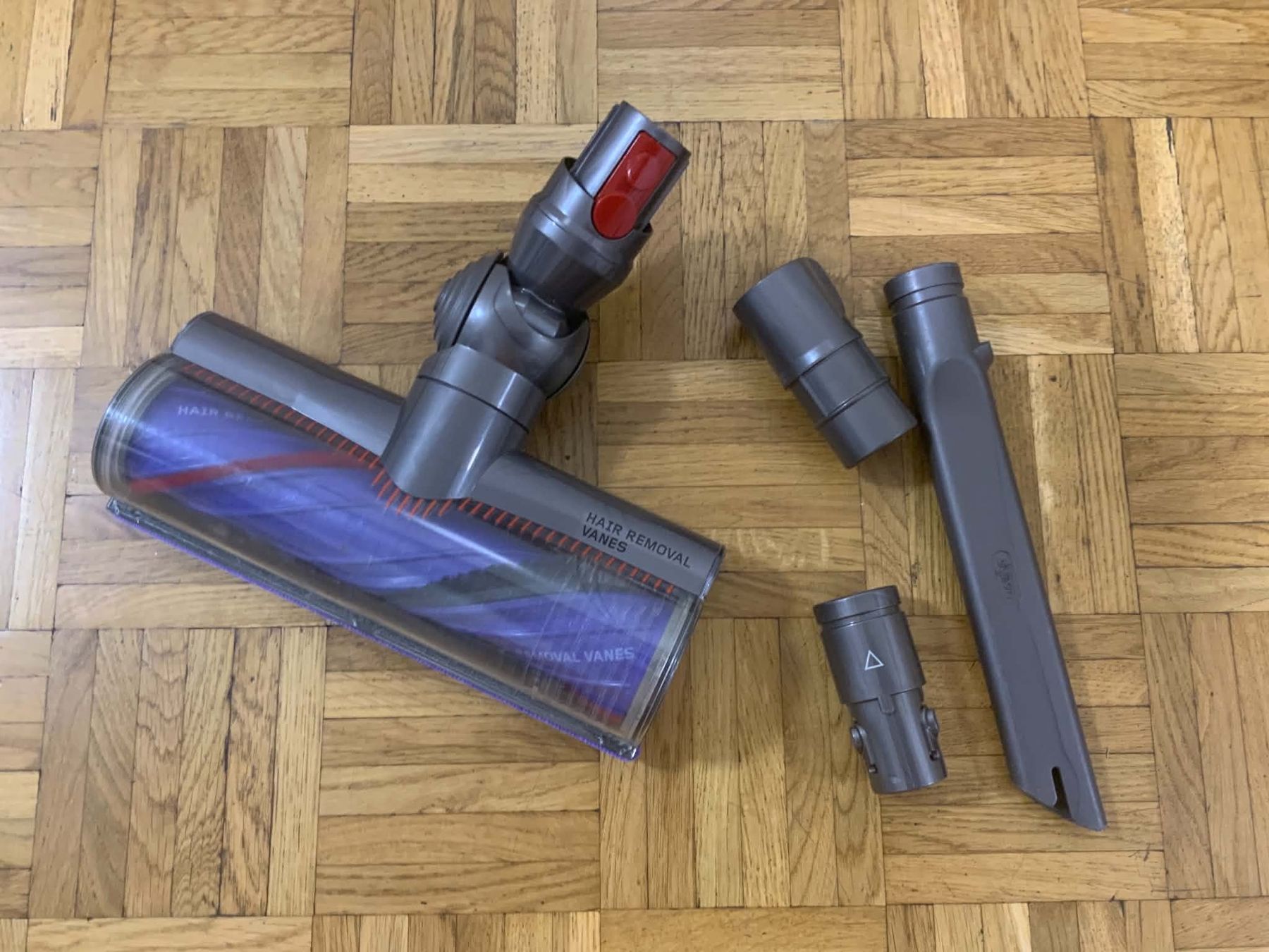 Dyson Altro per la casa: Brosse et accessoires Dyson V12 – Usato da Lausanne venduto da cjrrviseu