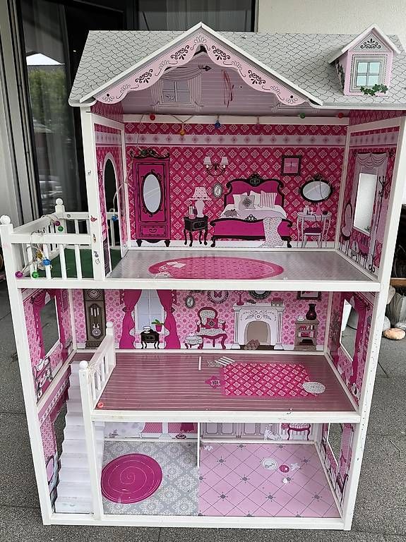 Puppenhäuser & -möbel: Barbie/Puppenhaus – Gebraucht aus Rothrist von Soraia123 1