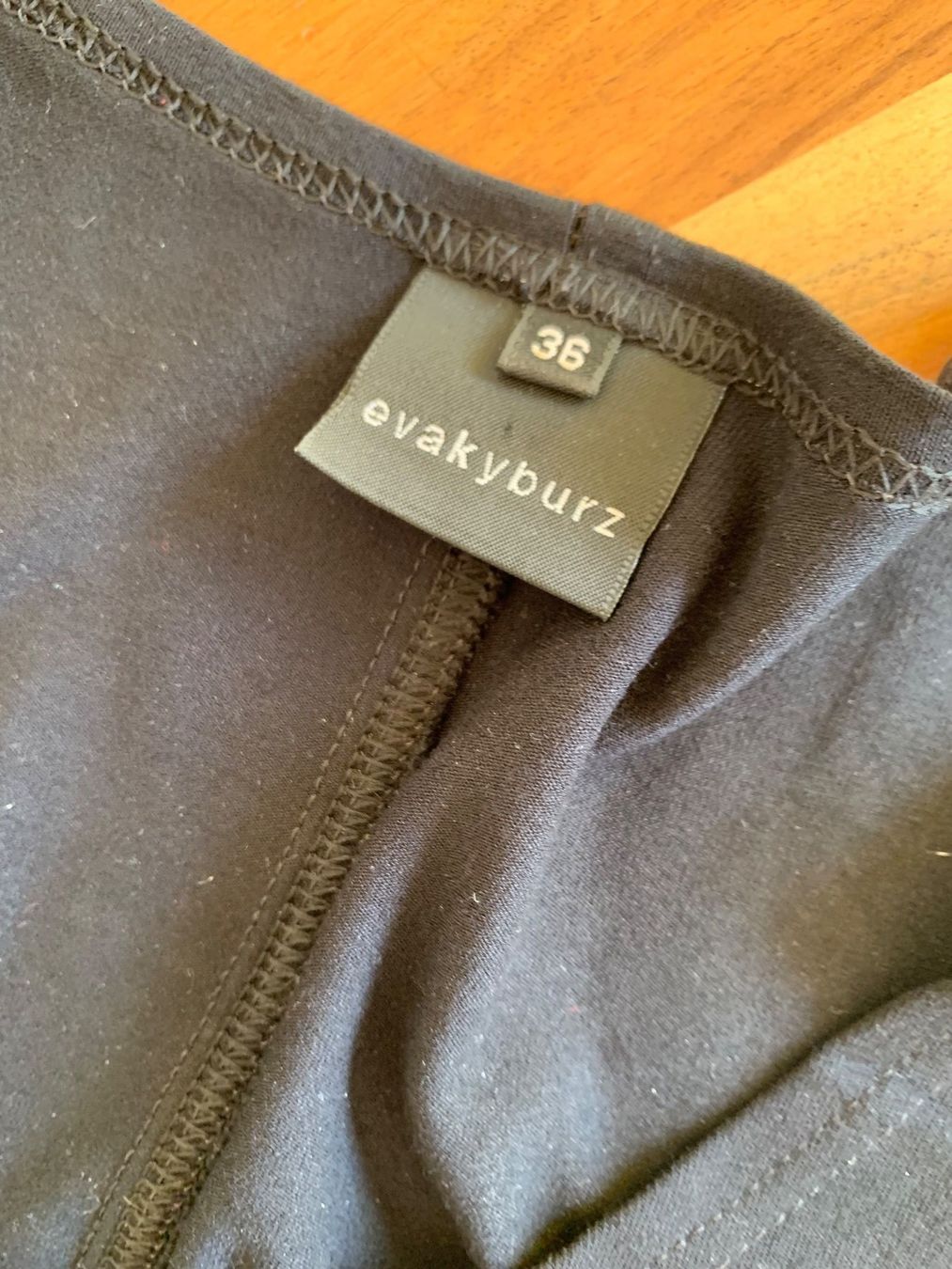 Vestiti: Evakyburz Kleid Schweizer Label Gr. 36 Schwarz NWT – Usato da Meiringen venduto da snahhanssnah 1