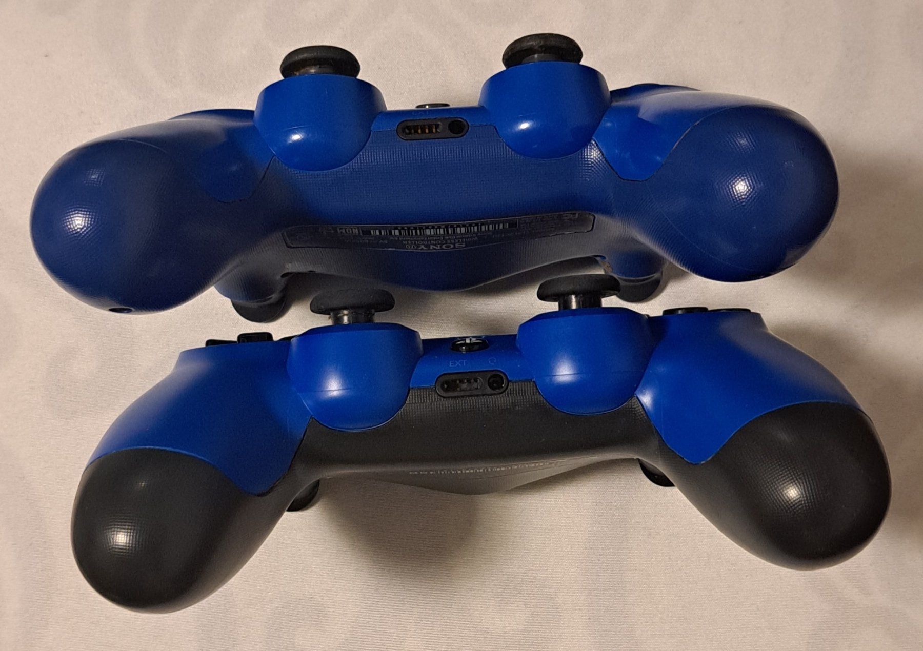 Sony Controller: Ps4 Controller Original SONY 2 Stück – Gebraucht aus Biel/Bienne von Sasha4u 3