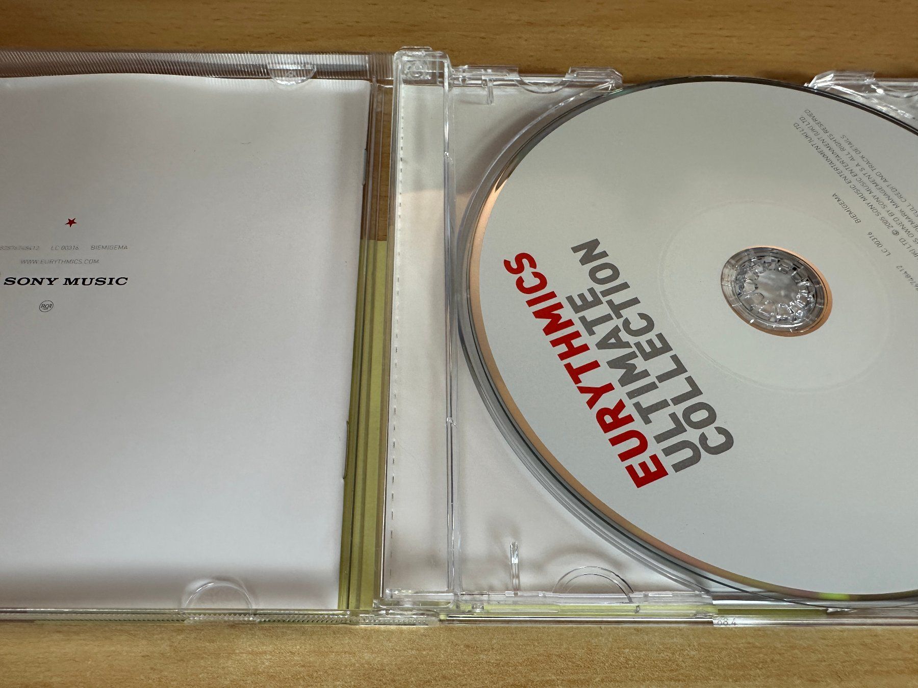 CD: Eurythmics – Ultimate Collection – Usato da Rikon im Tösstal venduto da Alpenmutz 2