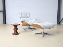 Eames Lounge Chair für Vitra | Weisses Leder & Nussholz |