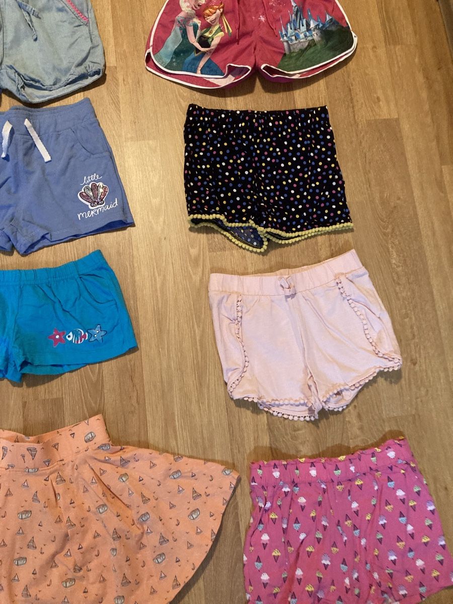 Pantaloni: Diverse Mädchen Shorts Gr. 122 – Usato da Emmenbrücke venduto da JJ_89 2