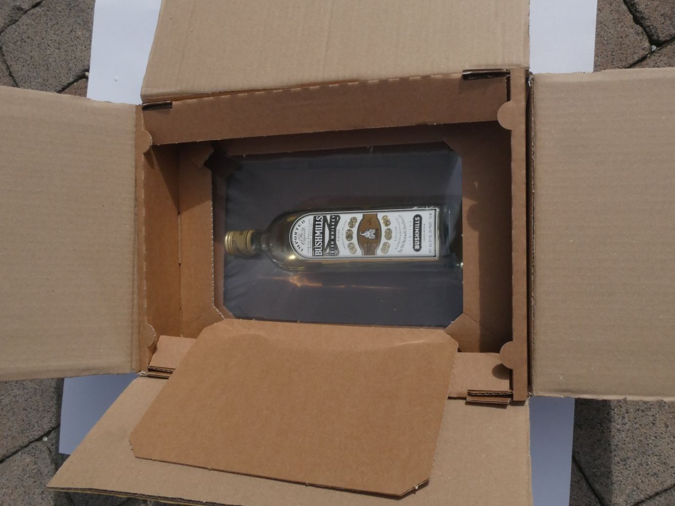 Kartons: Versandkarton für zerbrechliche Waren – Gebraucht aus Fulenbach von Hach0 9