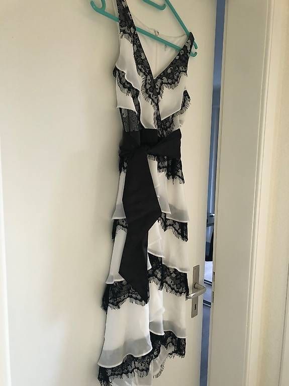 Vestiti: Originelles Cocktailkleid mit schwarzer Spitze – Usato da Herzogenbuchsee venduto da Crispy74 1